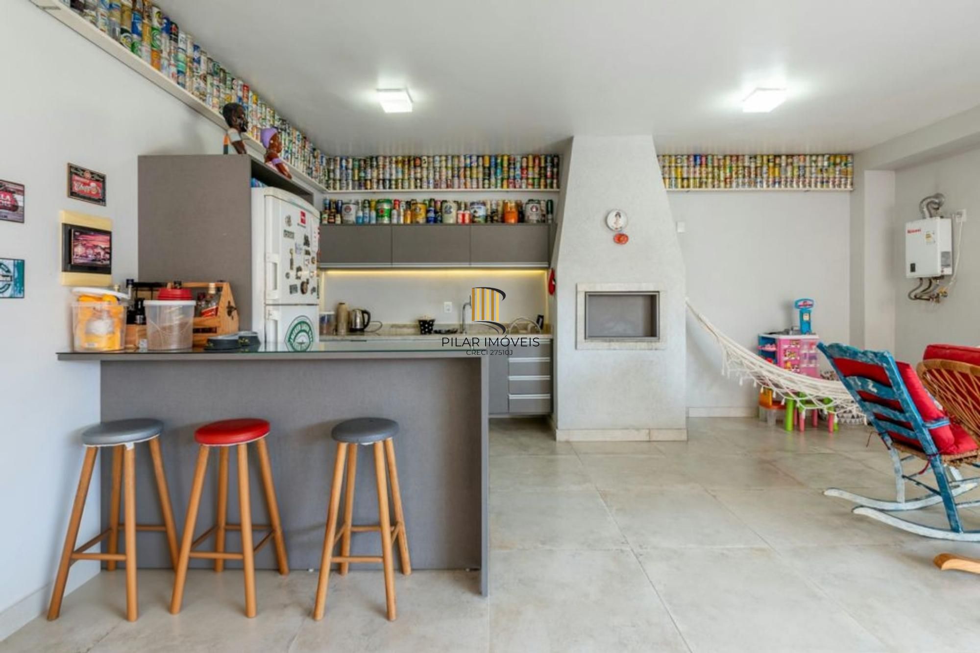 Casa em condomínio de 3 dormitórios,2 vagas e churrasqueira no bairro Agronomia