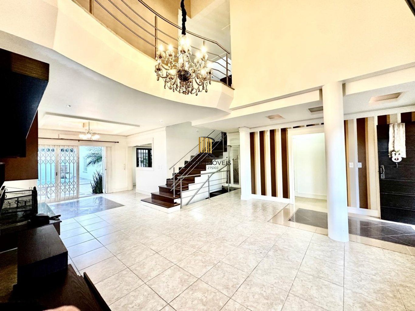 Casa de 3 dormitórios, 2 vagas de garagem em Canoas