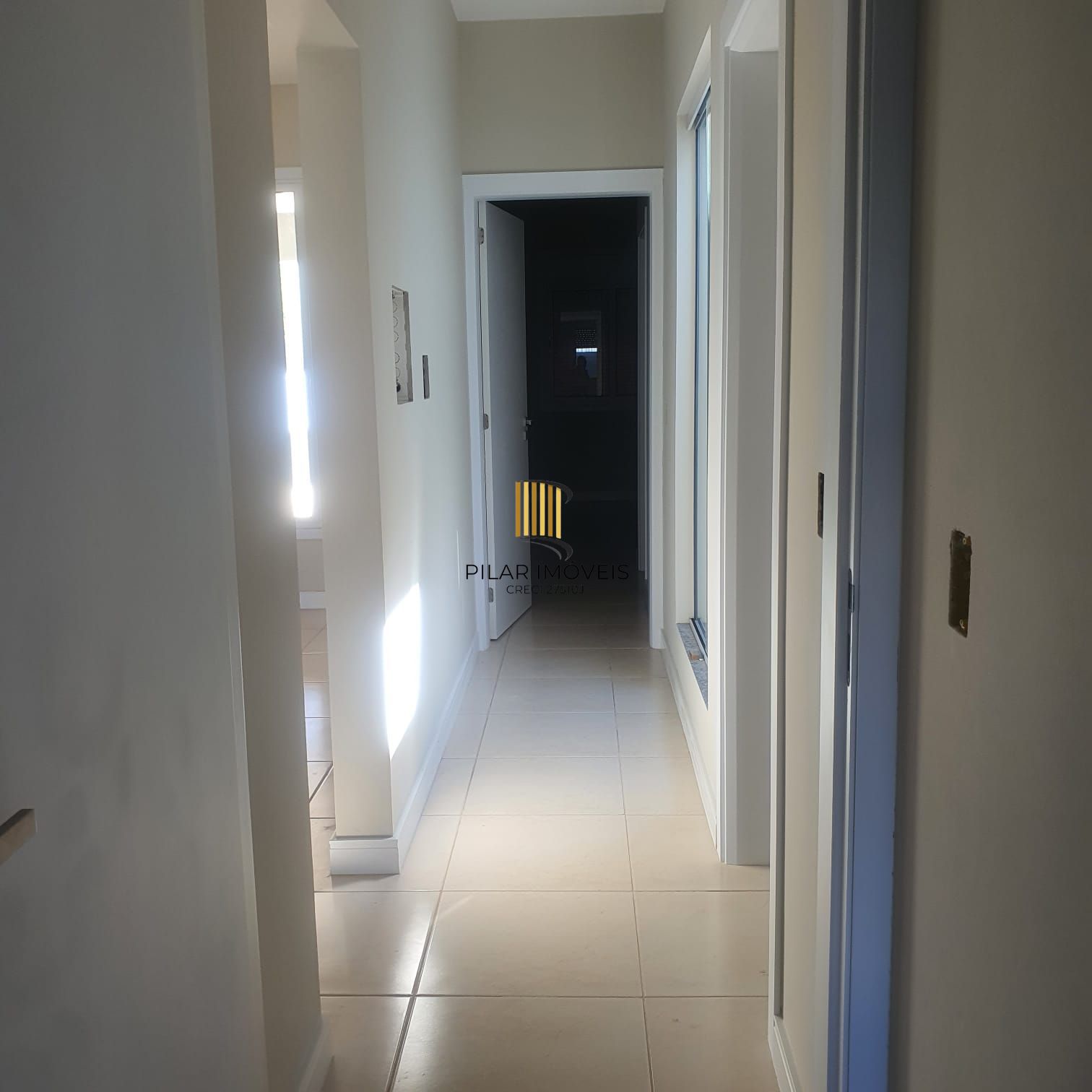 Casa geminada com 2 quartos e vaga de garagem no bairro Cruzeiro do sul