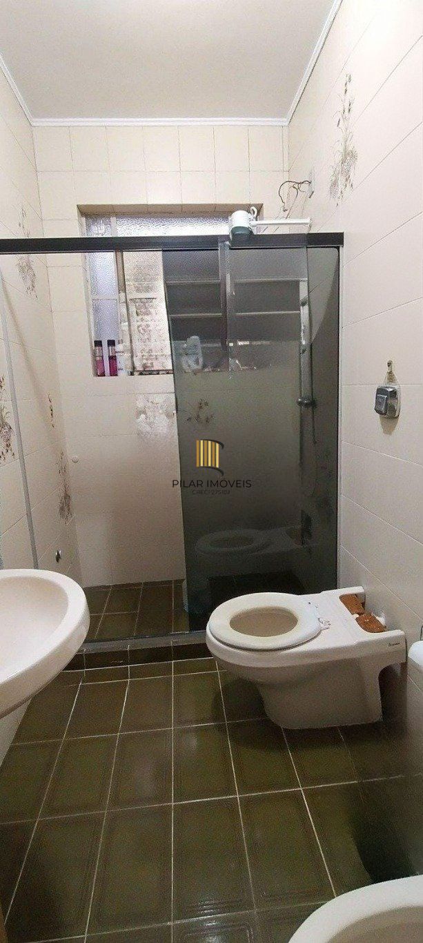 Casa com 4 quartos e 4 vagas de garagem no Bairro Jardim Lindóia