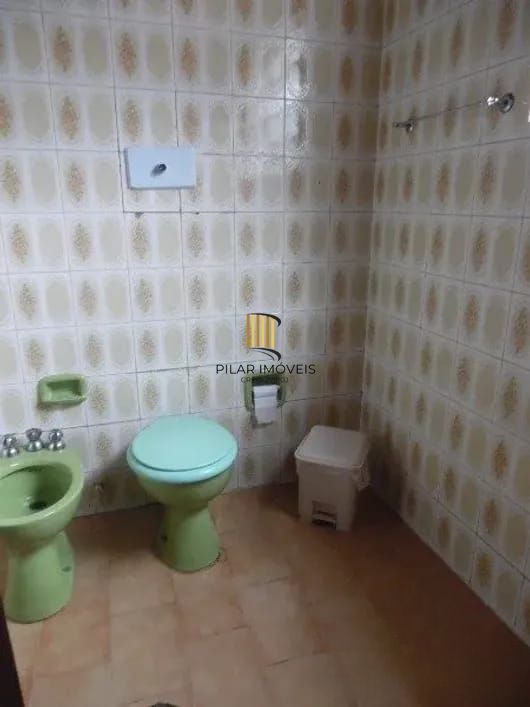 Excelente imóvel com terreno amplo à venda no Jardim Itu – Porto Alegre