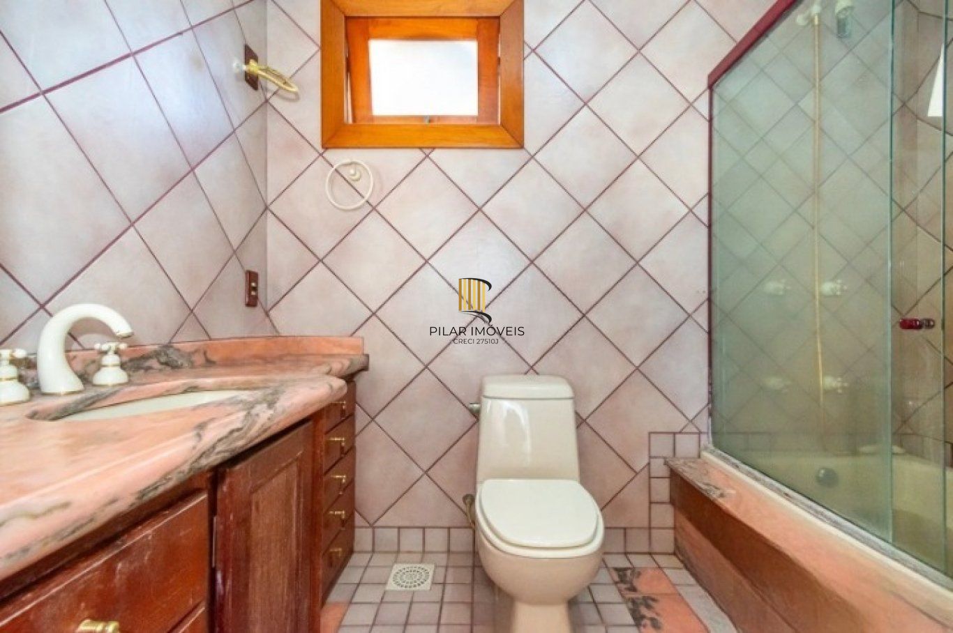 Casa com 3 quartos, 1 suíte, 2 vagas, e 234m² à venda no bairro Tristeza