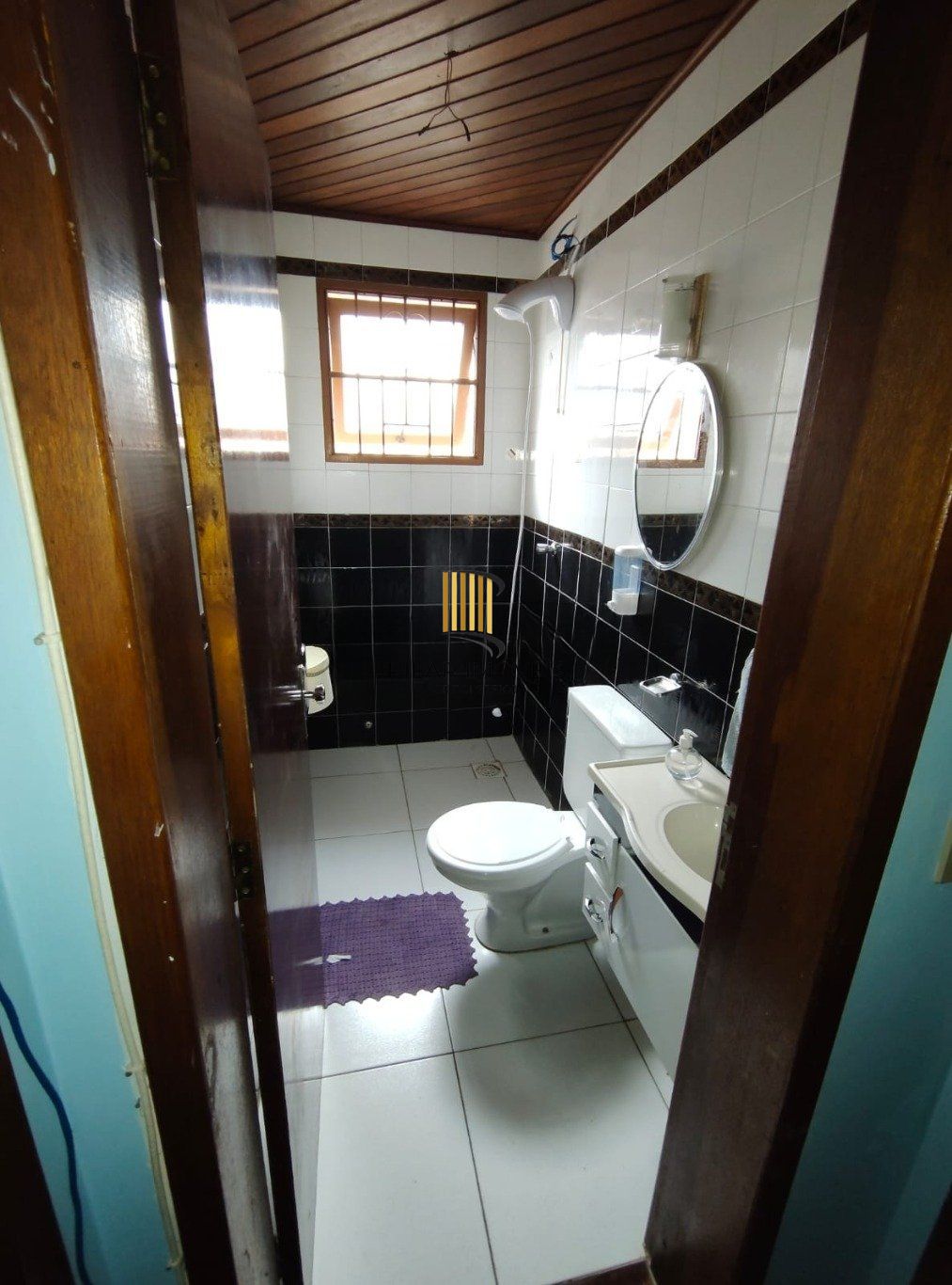 Casa com 3 Quartos, 3 Banheiros, 2 vagas No Bairro Nonoai.