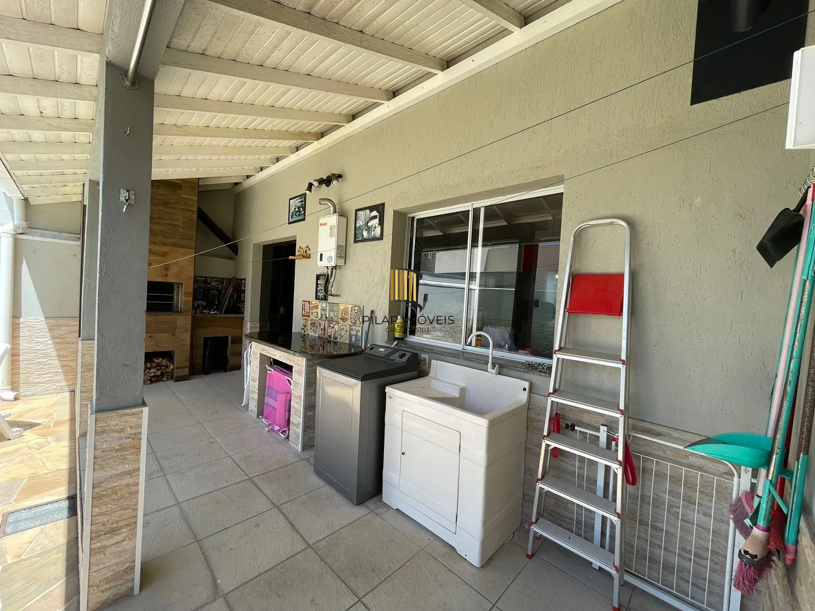 Casa 3 Quartos, com piscina e 2 vagas no Passo das Pedras