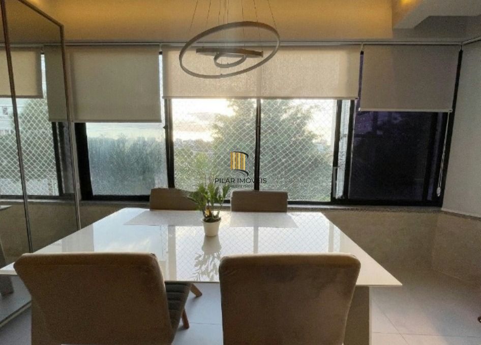 Cobertura de 2 quartos, suíte, 2 vagas no bairro Jardim Planalto.