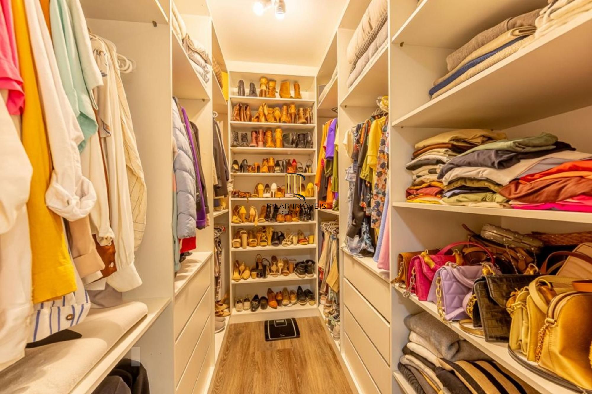 Apartamento 3 quartos, vaga, elevador e churrasqueira no bairro Petrópolis