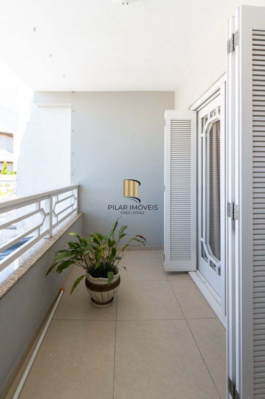 Casa Sobrado 3 dormitórios com suíte, piscina e sótão no Ecoville