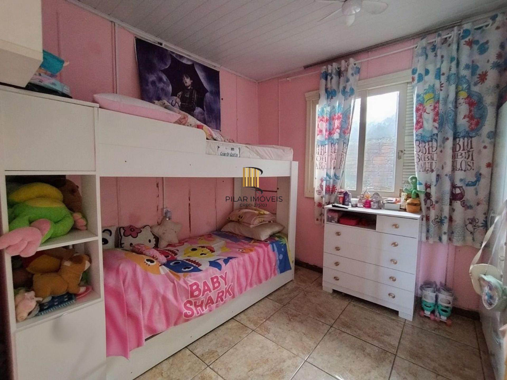 Casa de 3 dormitórios e 4 vagas de garagem em Canoas.
