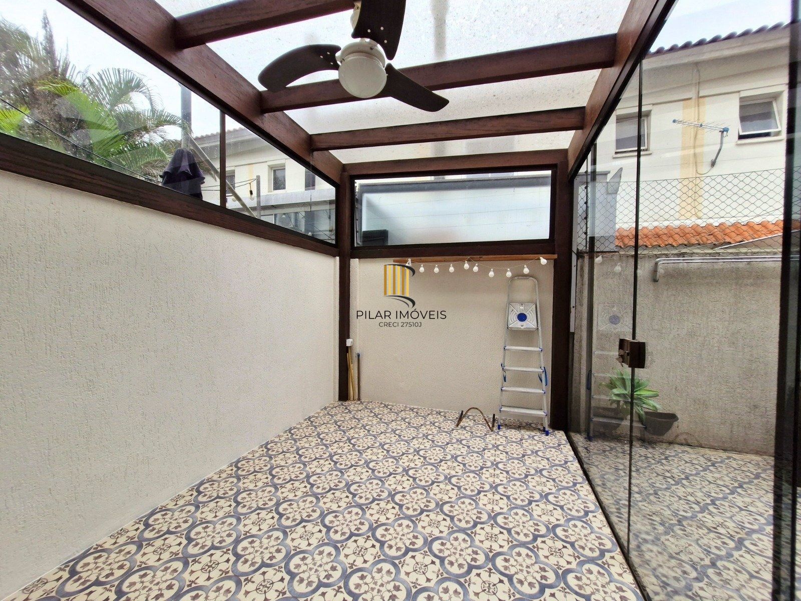 Casa de 2 dormitórios e 2 vagas de garagem em Canoas.