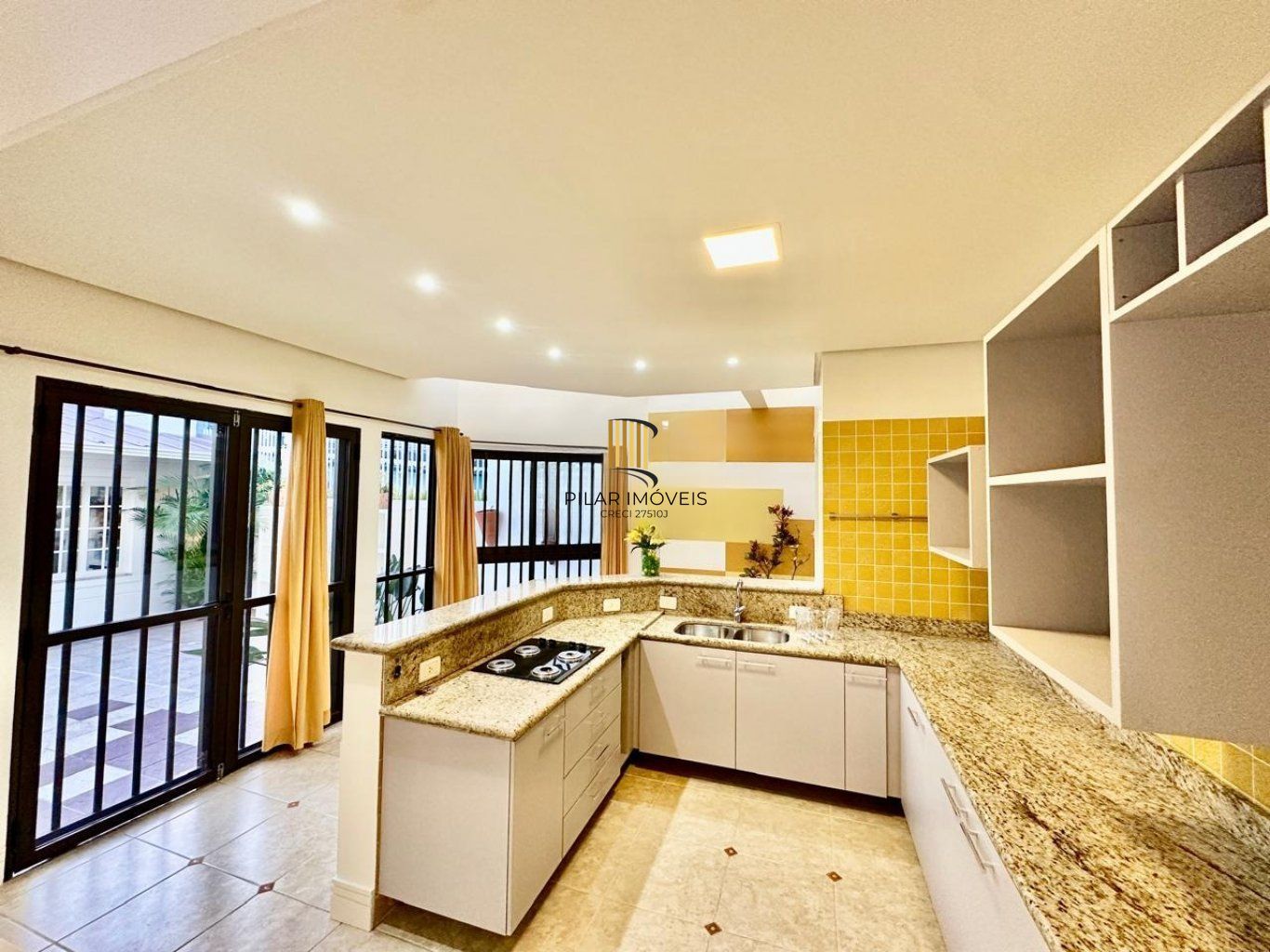 Casa de 3 dormitórios, 2 vagas de garagem em Canoas