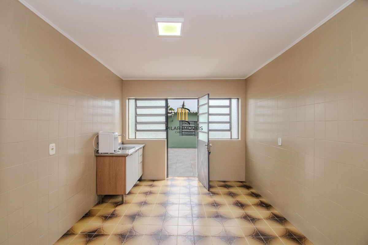 Casa com 3 dormitórios no Bairro Jardim Floresta