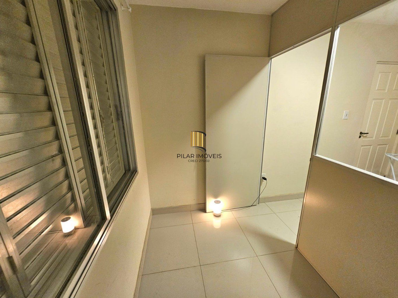 Apartamento de 2 quartos, 1 vaga, portaria 24 horas no bairro Higienópolis.