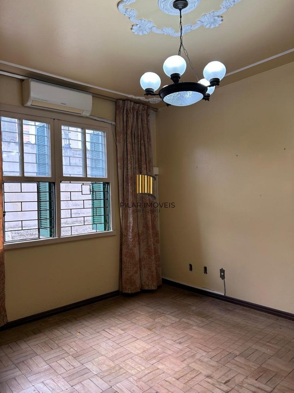 Apartamento térreo com 3 quartos no Bairro Cidade Baixa