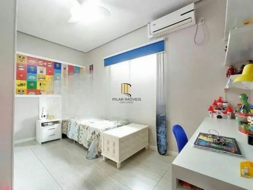 Casa 3 dormitórios no bairro Mário Quintana