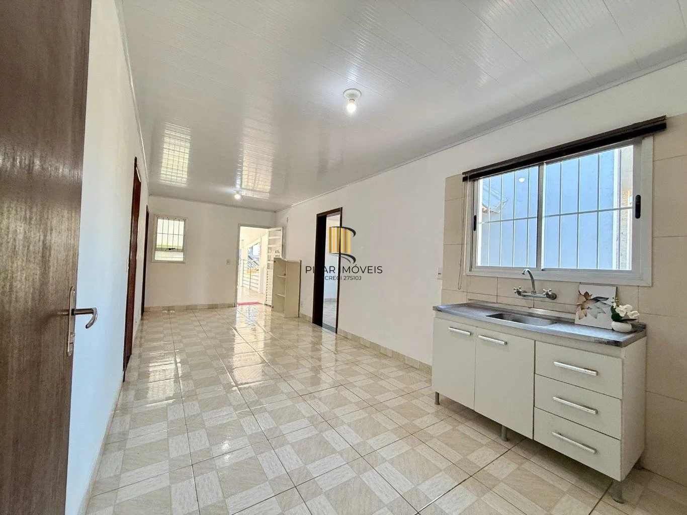 Casa de 4 dormitórios e 3 vagas de garagem em Canoas.