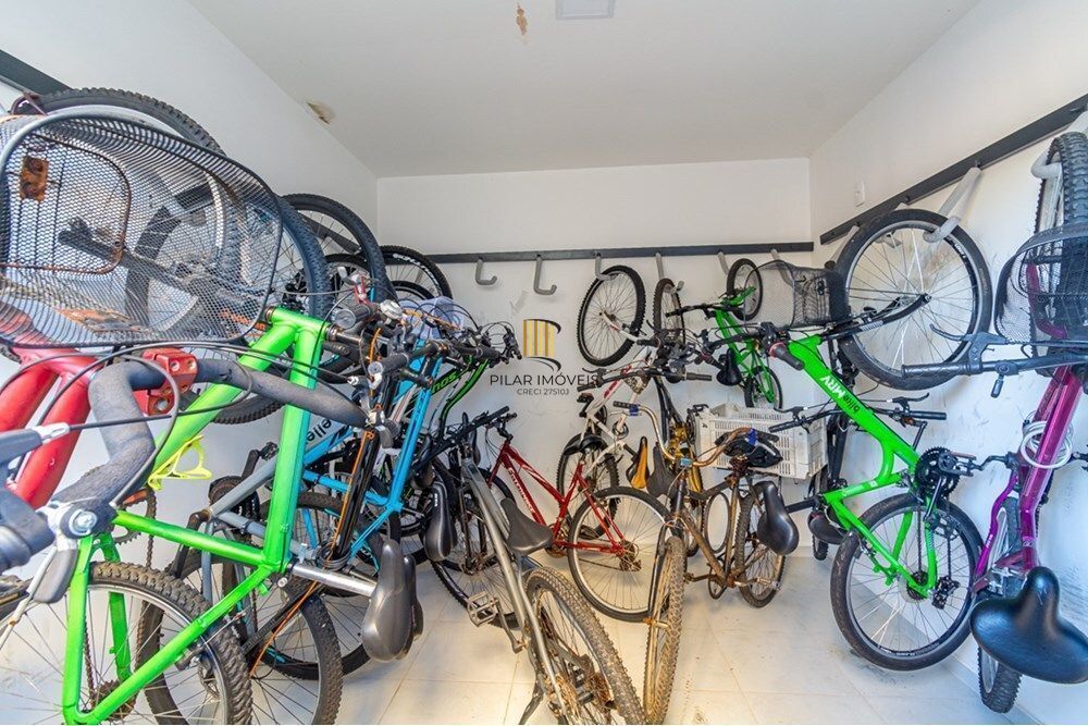 Apartamento com 2 quartos, vaga de garagem e elevador no bairro Estância velha.