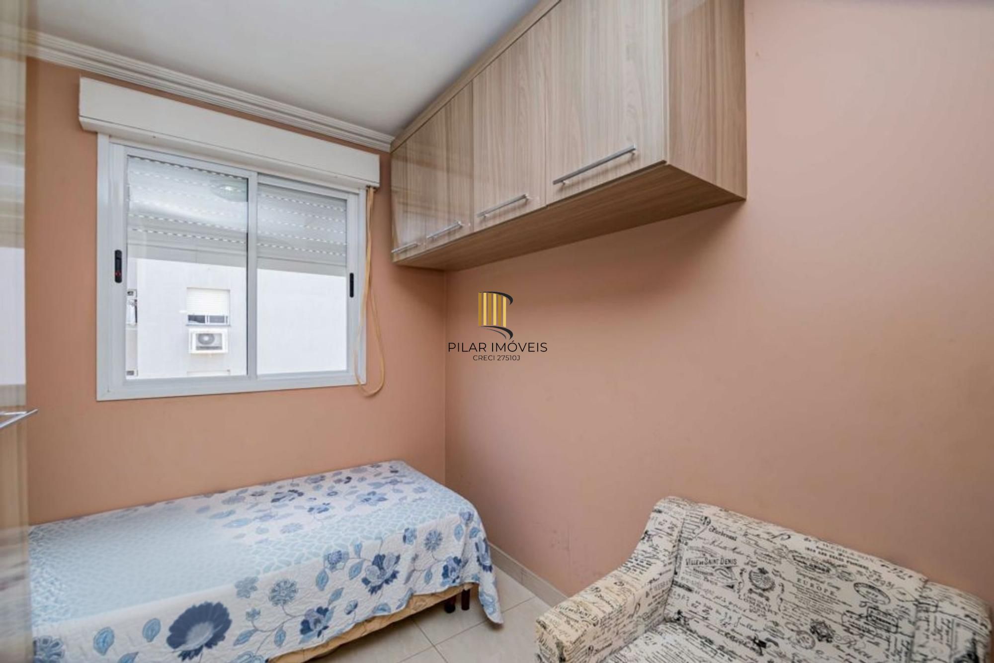 Apartamento semi mobiliado de 3 quartos, elevador, 1 vaga no bairro Cavalhada