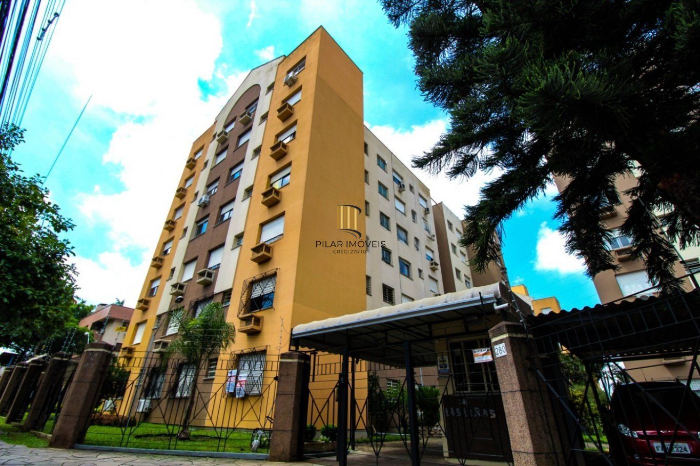 Apartamento com 2 dormitórios, 1vaga de garagem e elevador no centro de Canoas.