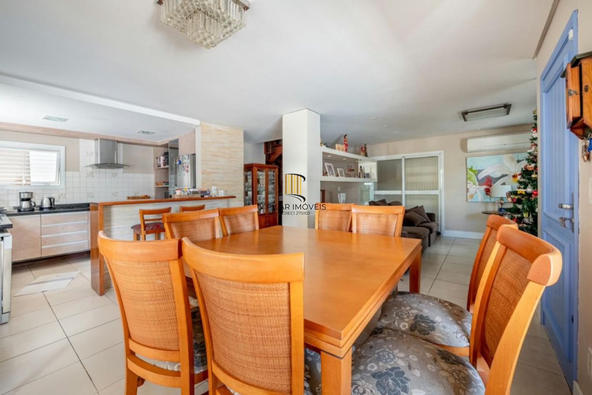 Casa 3 Dormitórios com Suíte e Piscina no Teresópolis