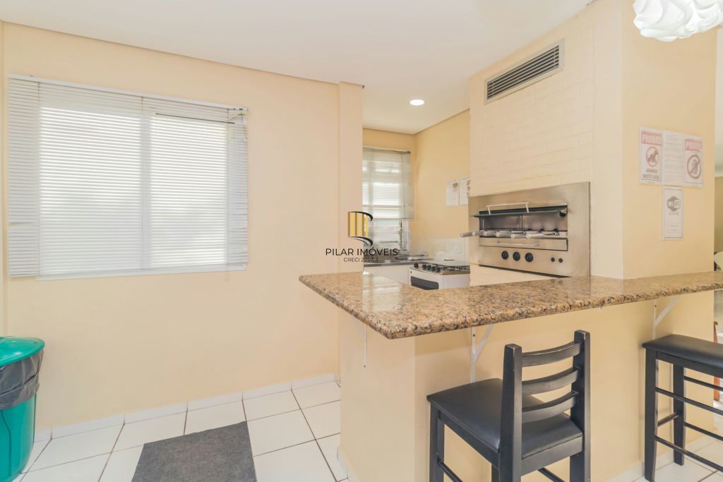 Apartamento de 2 quartos, 1 vaga e elevador no Bairro São Sebastião.