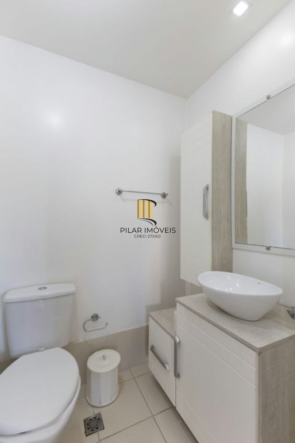 Apartamento 3 Dormitórios com Sacada, Elevador e Vaga no Jardim Carvalho