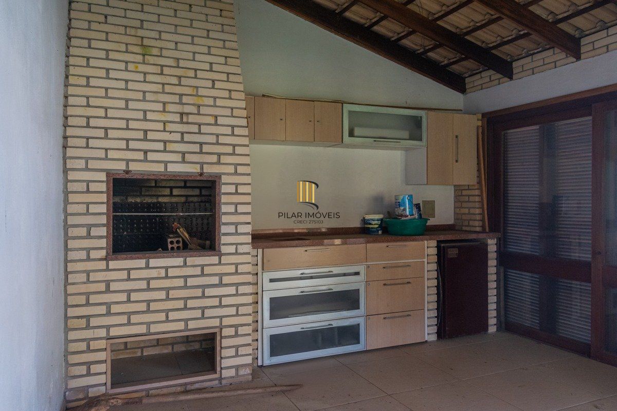 Casa de 1 dormitório e 1 vaga de garagem em Cachoeirinha.