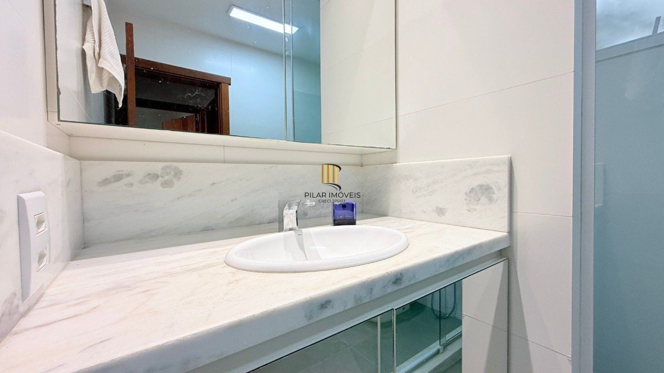 Apartamento térreo com pátio no bairro Santana.