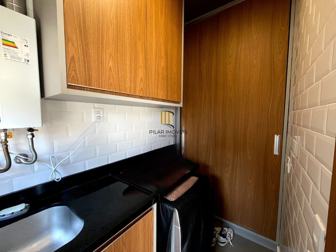 Casa de 3 dormitórios e 4 vagas de garagem em Gravataí.