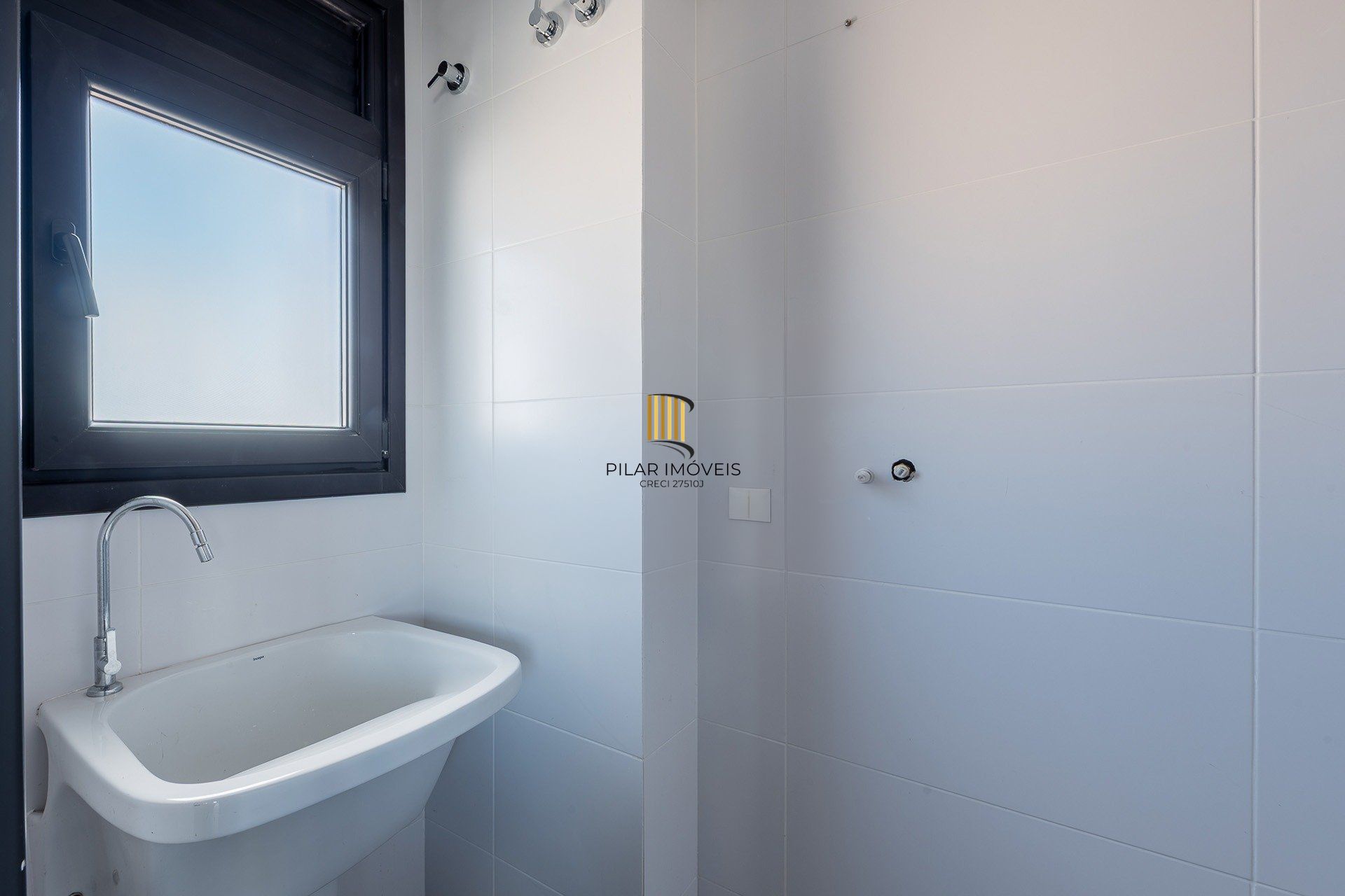 Apartamento duplex com 1 suíte, 2 vagas e elevador no Bairro Rio Branco