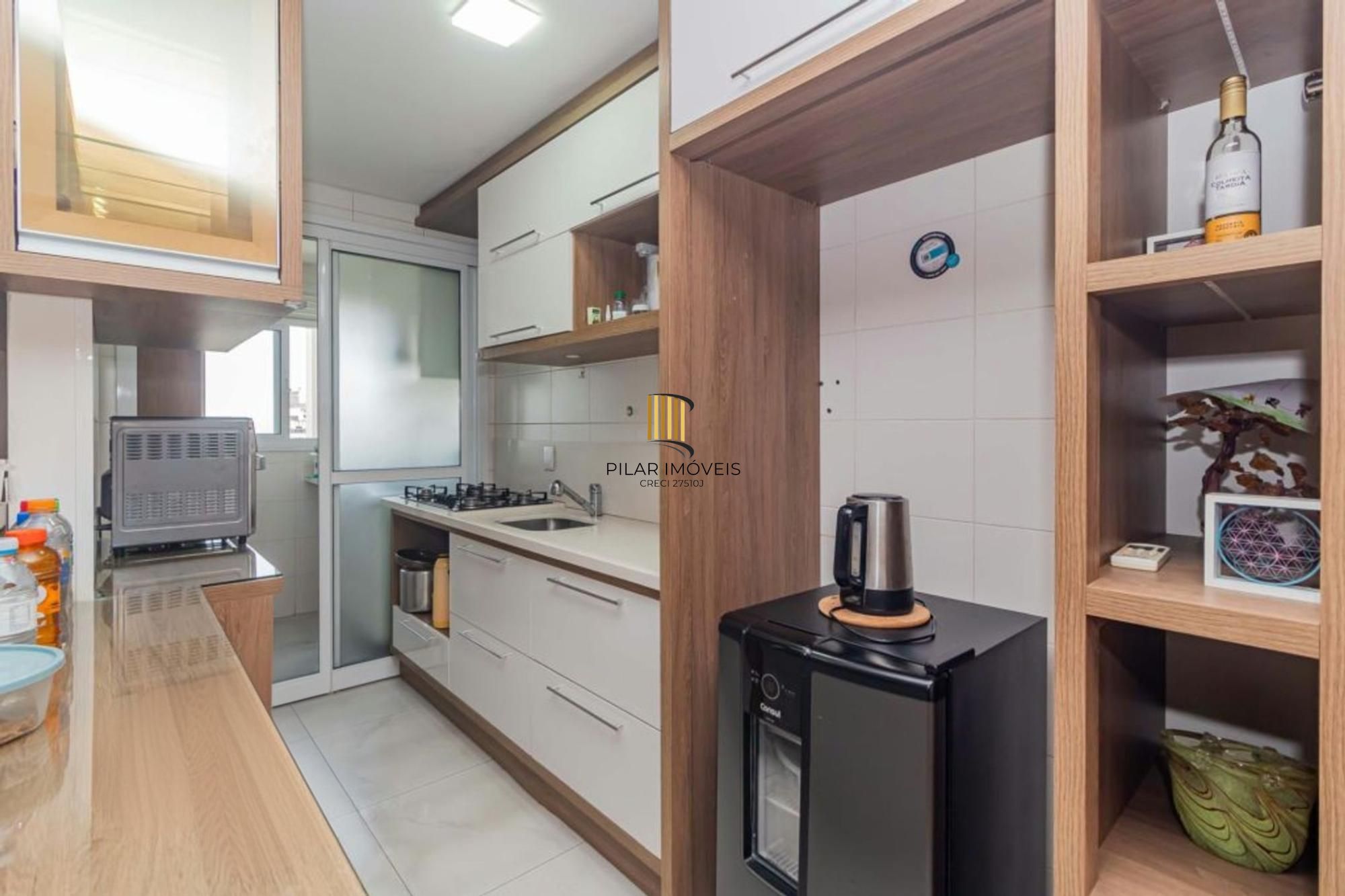 Apartamento com 2 quartos, vaga de garagem e elevador  no bairro Passo da Areia