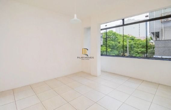 Apartamento com 3 quartos em prédio com elevador no Bairro Cidade Baixa