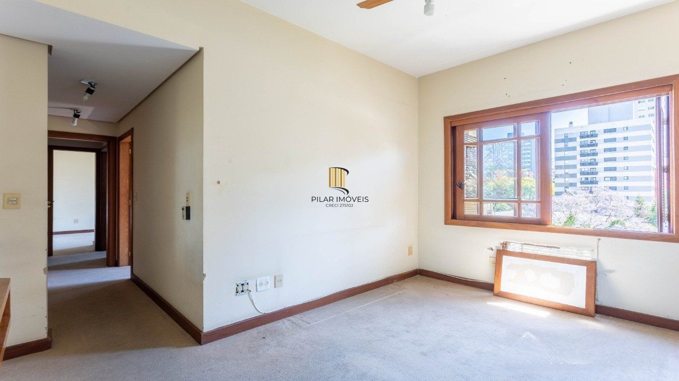 Apartamento 3 Dormitórios, 1 súite, elevador, 2 vagas no Petrópolis.