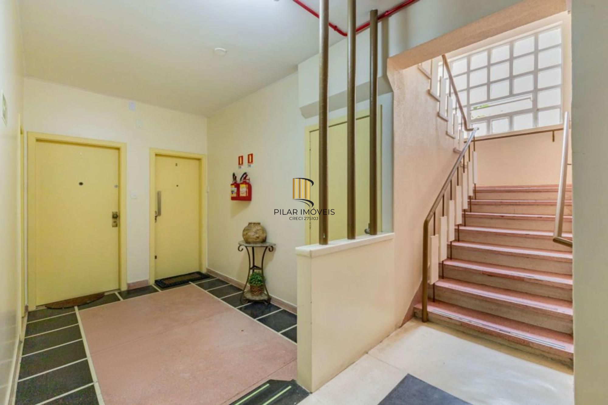 Apartamento Térreo, 3 quartos e varanda separada no bairro Rio Branco