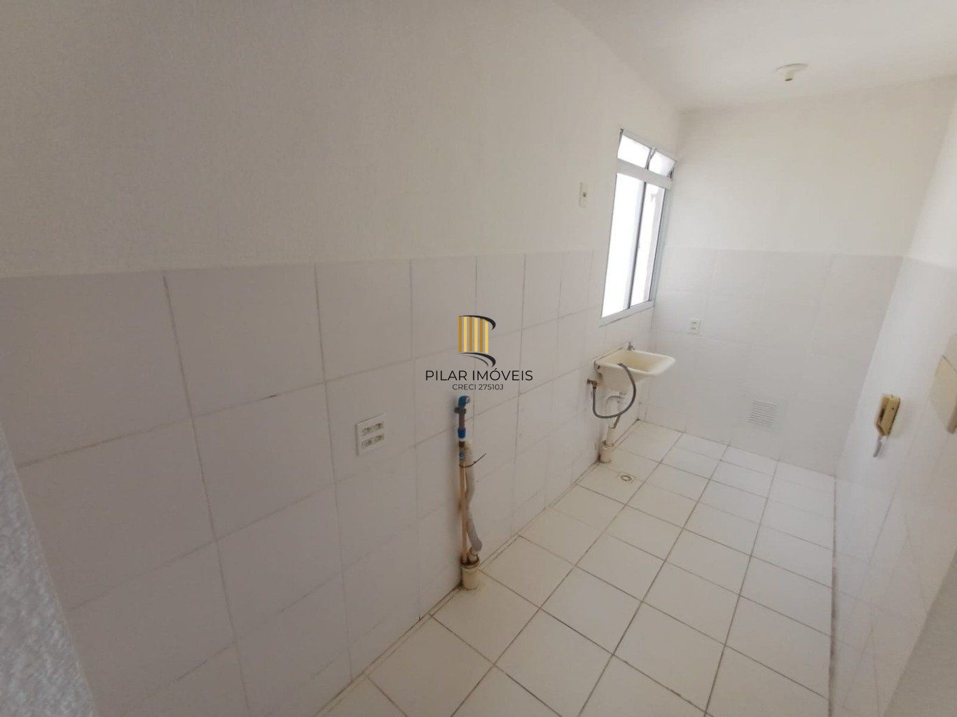 Apartamento de 2 dormitórios e 1 vaga de garagem no Bairro São José em Canoas.