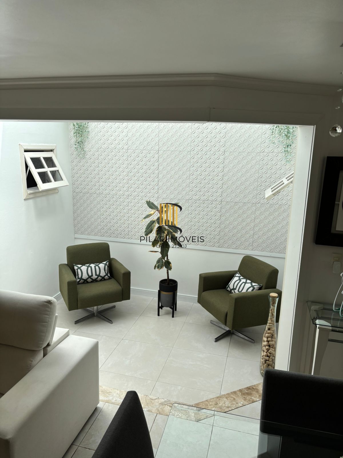 Casa com 2 quartos 2 suítes, 2 vagas e 99m² à venda em Hípica, Porto Alegre.