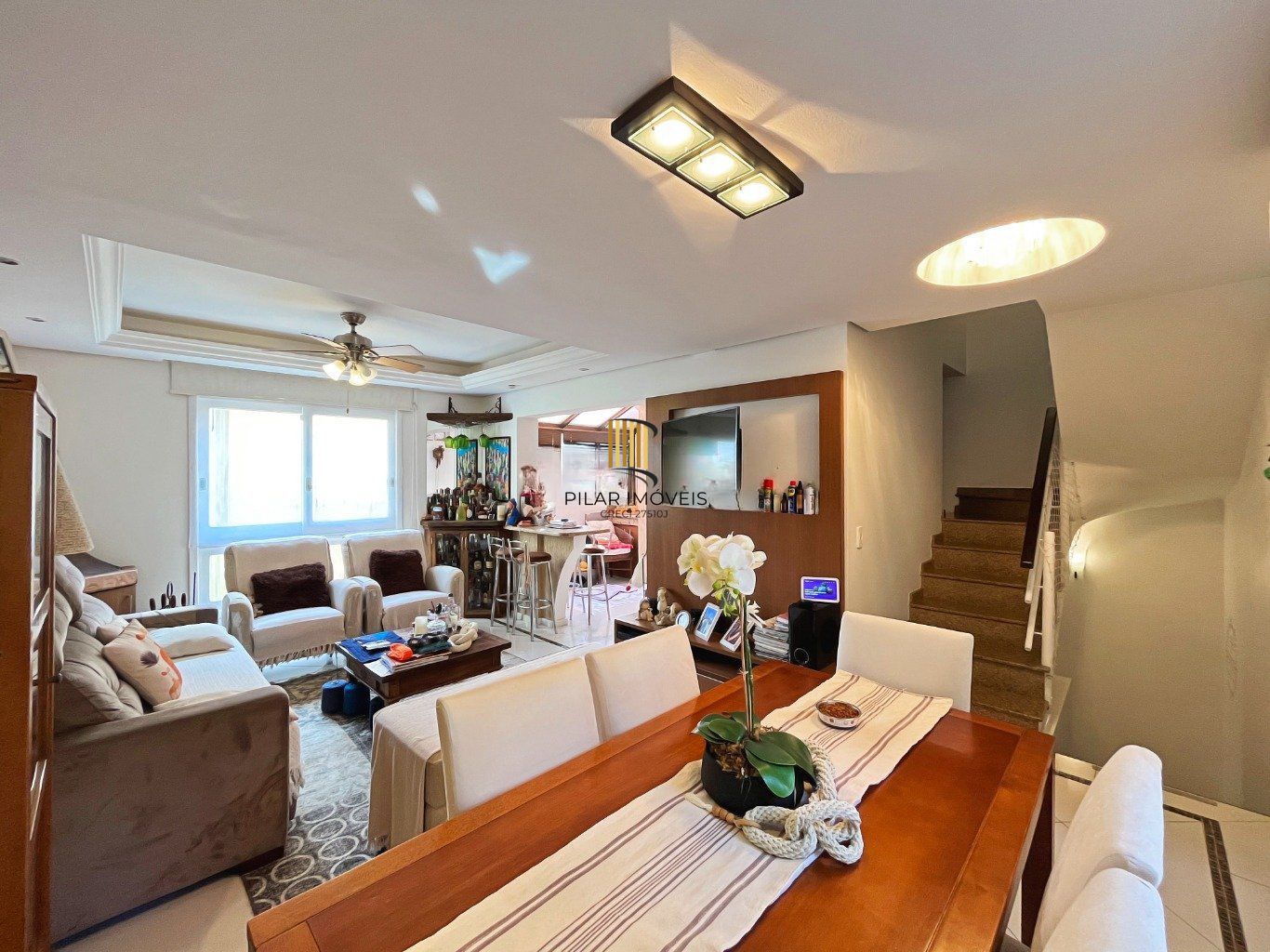 Casa com 3 quartos e 2 vagas em condomínio fechado no bairro Tristeza