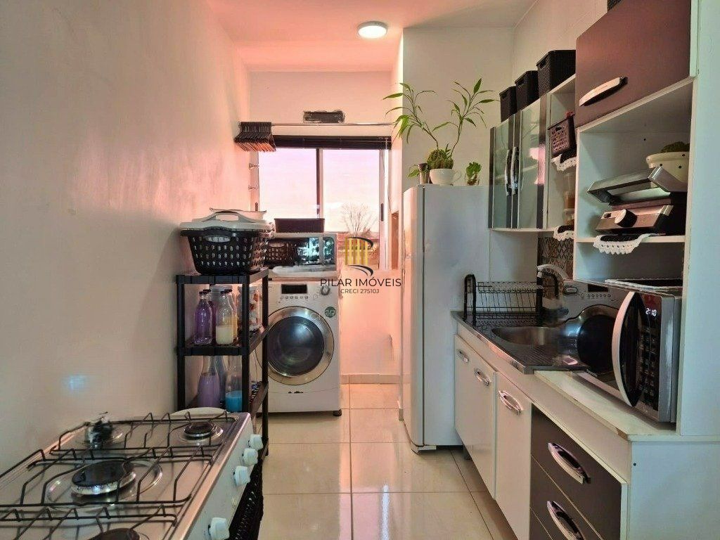 Apartamento de 2 dormitórios, 2 vagas de garagem no Bairro Olaria em Canoas.