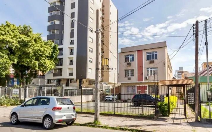 Apartamento Térreo 2 quartos com vaga à venda na Rua  Barbedo, Menino Deus
