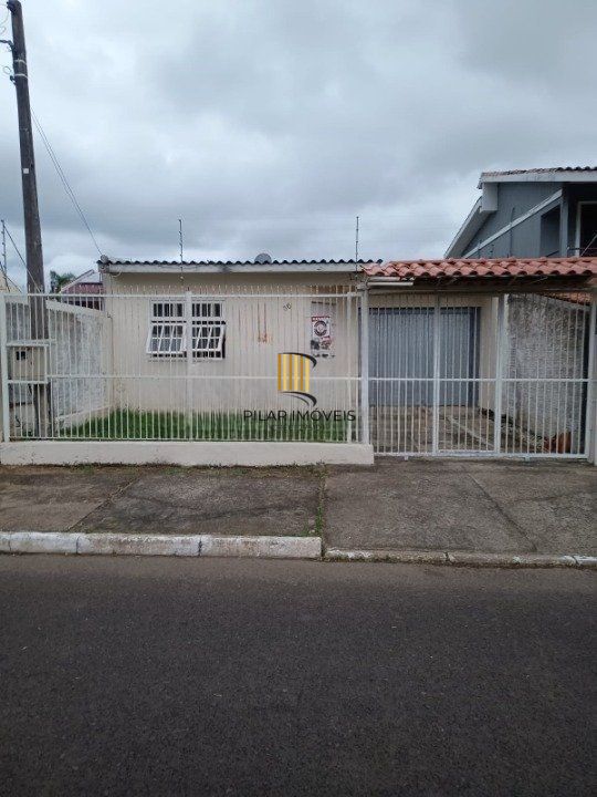 Casa com 2 dormitórios e 2 vagas de garagem em Canoas.