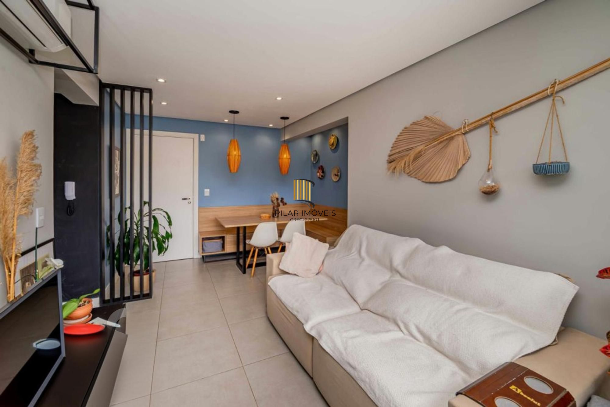 Apartamento de 2 quartos, suíte, elevador, 1 vaga no bairro Ipanema.