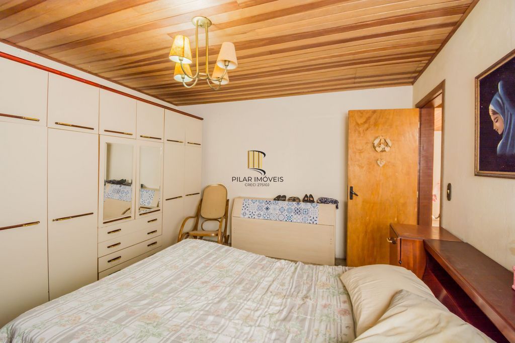 Casa com 4 Dorms e Terreno Amplo – bairro São João, 400m²