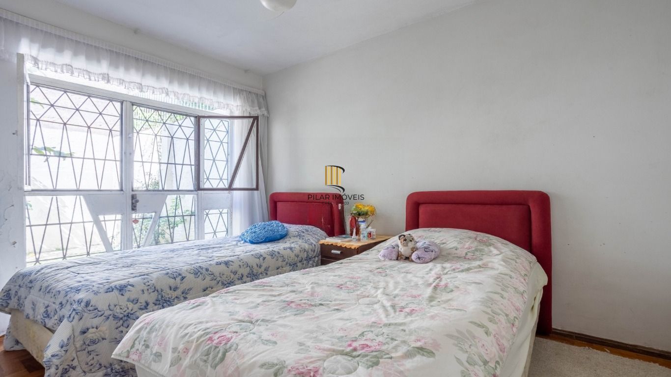 Apartamento térreo com pátio à venda no Bom Fim – 2 dormitórios e dependência