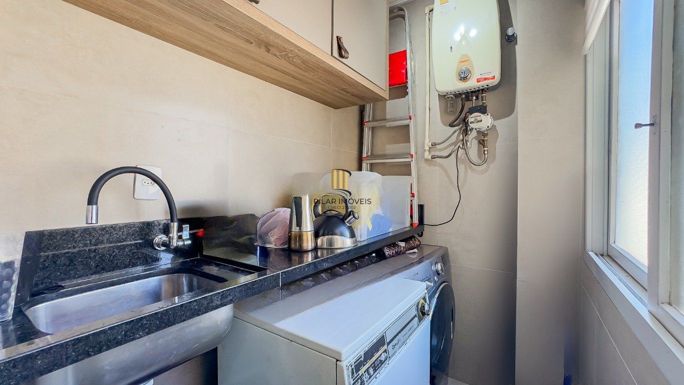 Cobertura com 3 dormitórios (1suíte) e 2 vagas de garagem no Bairro Petrópolis