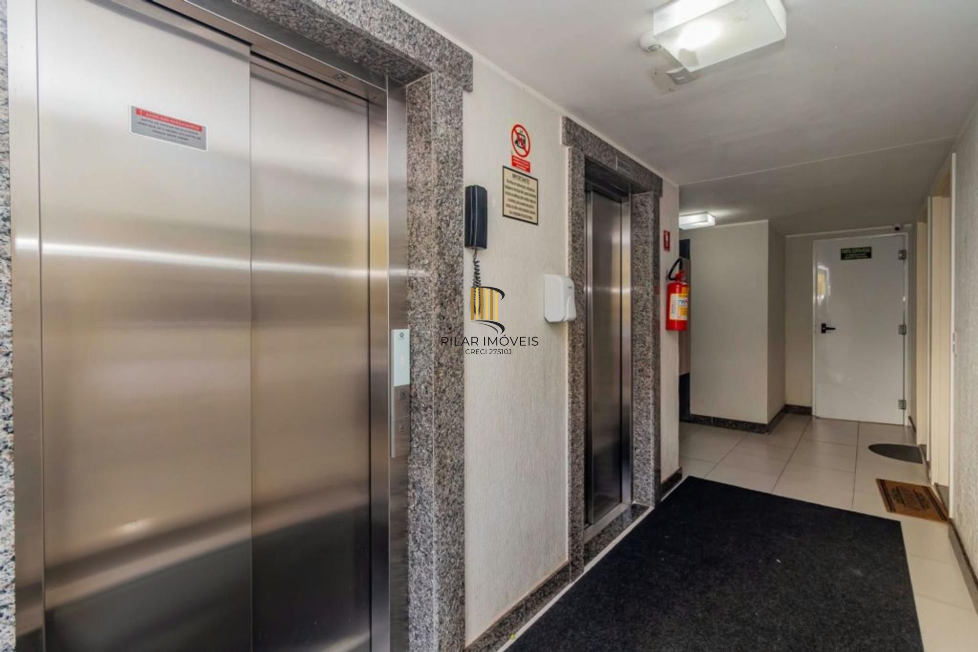 Apartamento à venda com 2 quartos 49 m²