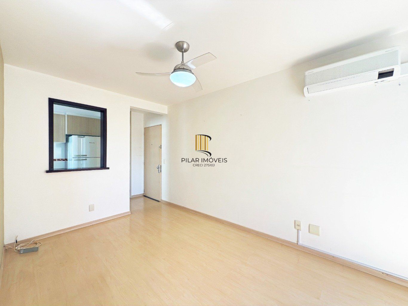 Apartamento com 2 quartos, vaga e elevador  no bairro Sarandi.