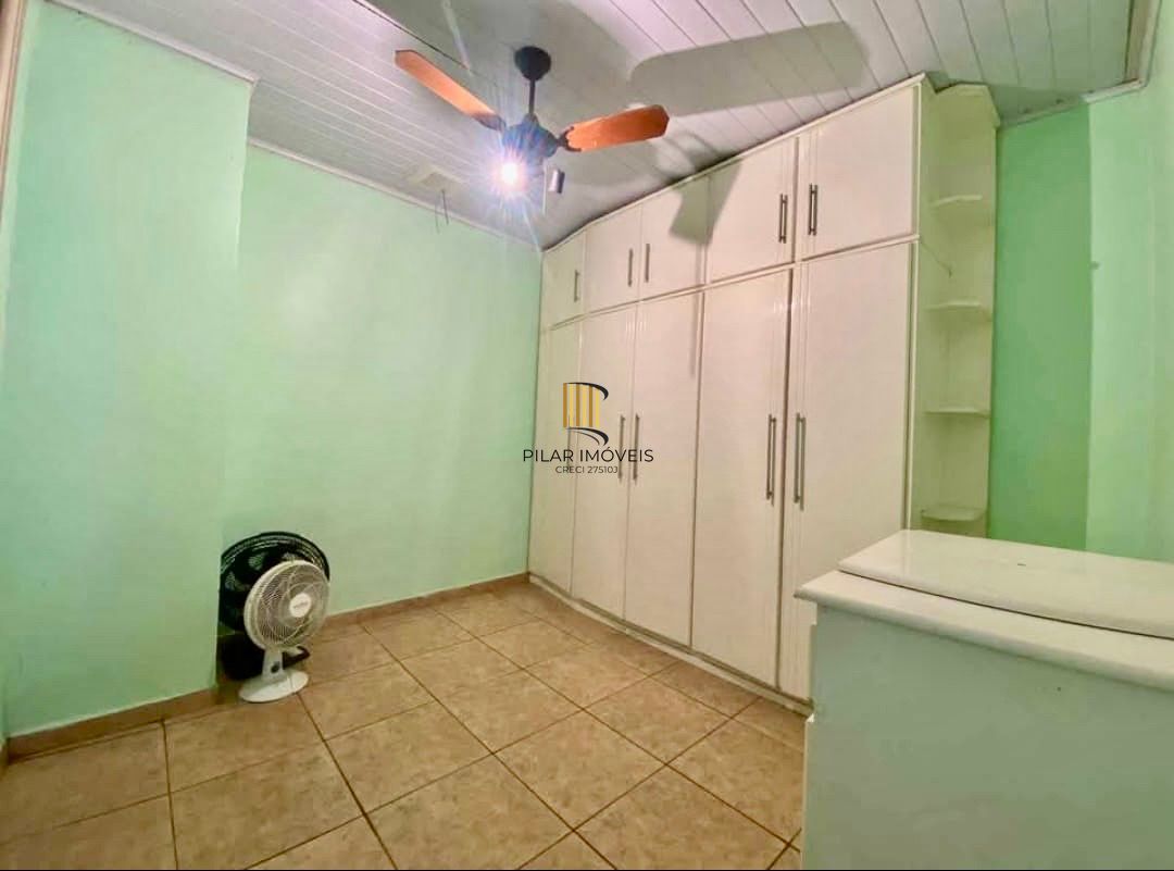 Casa com pátio 144m2 2 quartos com vaga Bairro Passo das Pedras Porto Alegre