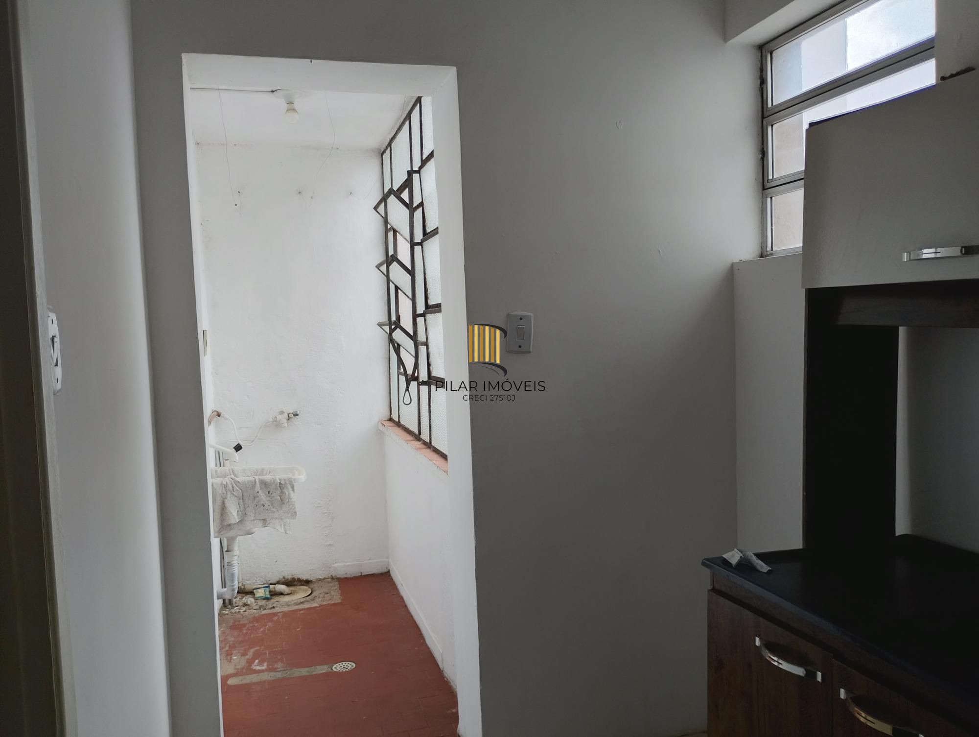 Apartamento à venda com 2 Dormitórios vaga no bairro Petropolis