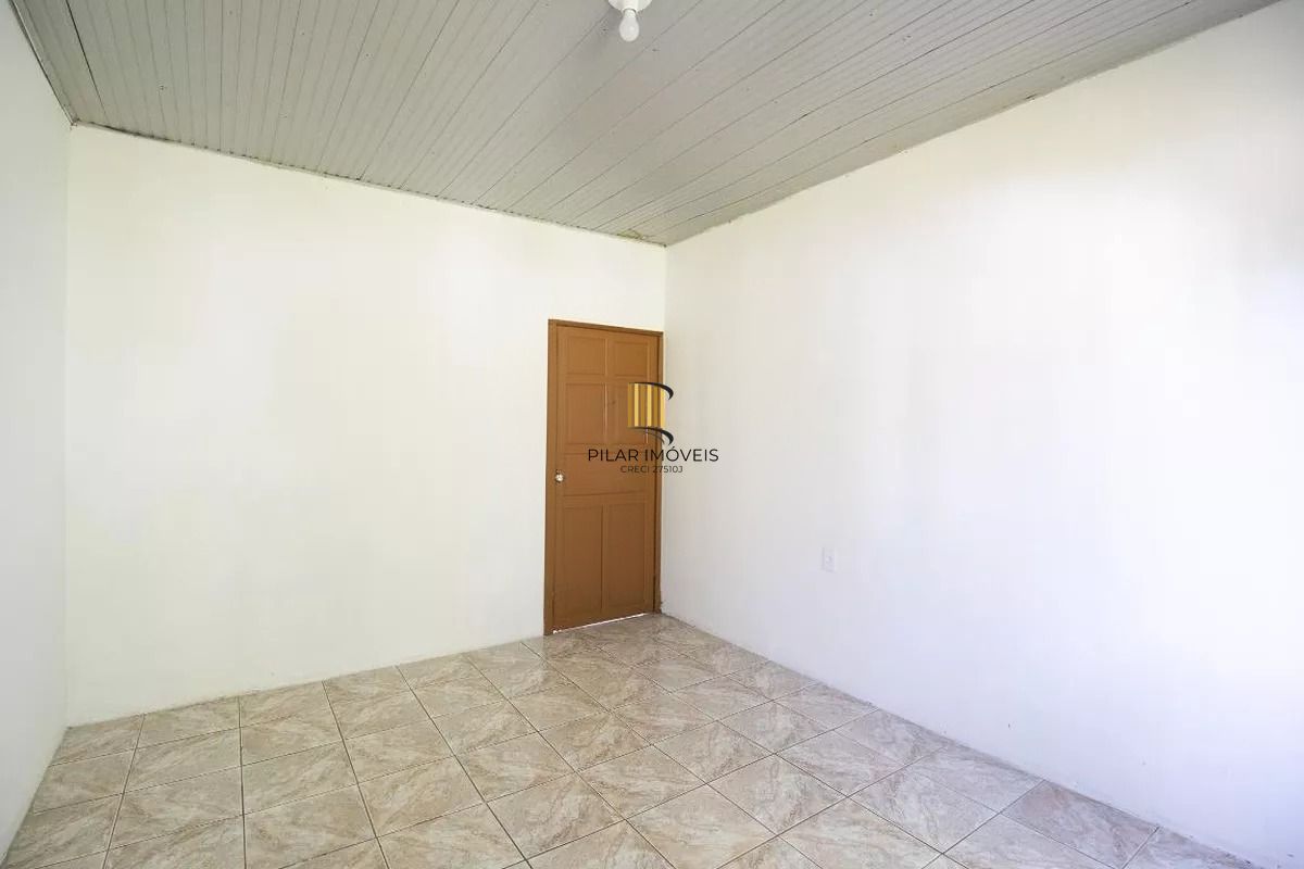 Casa 300m² à Venda na Vila Ipiranga . 2 Quartos, 2 Vagas, Salão e Churrasqueira