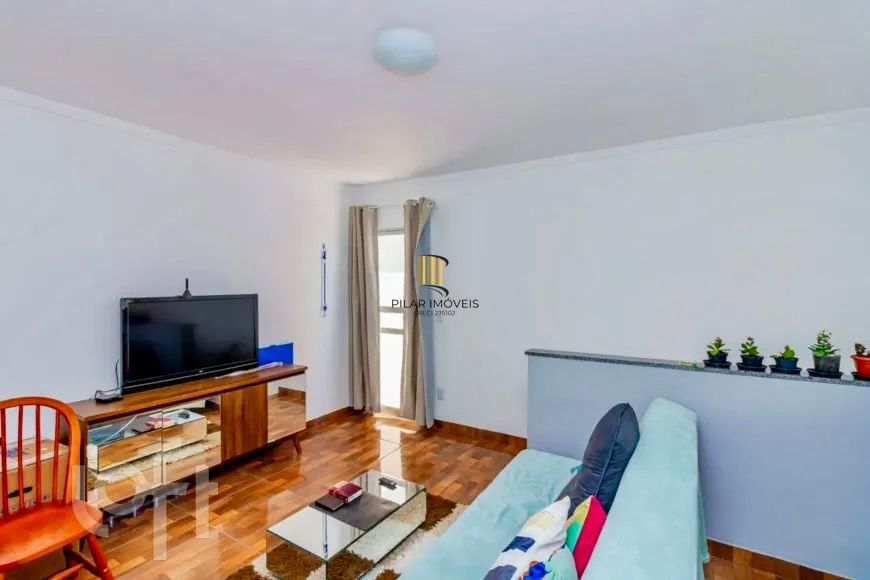 Cobertura com 2 quartos e 1 vaga de garagem na Rua Sadi Castro.