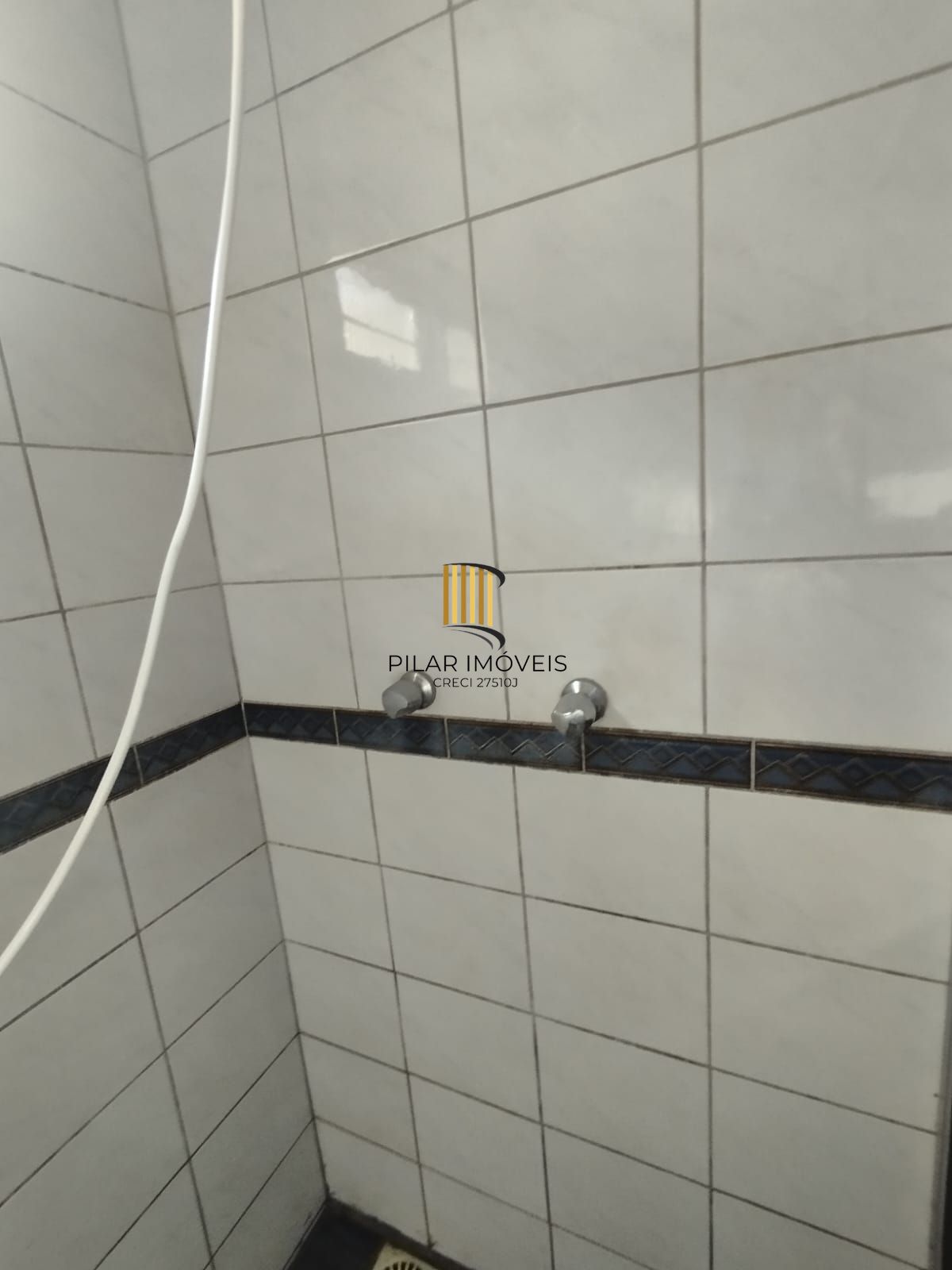 Casa de 4 dormitórios e 2 vagas de garagem em Canoas.